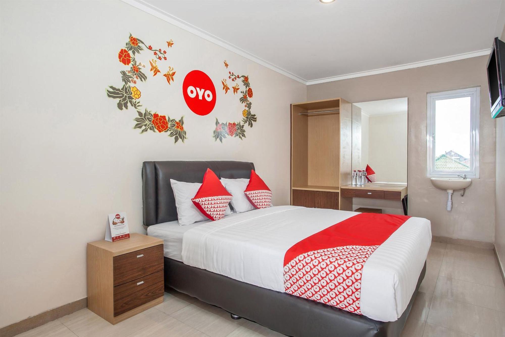 OYO 134 Lg Residence Surabaya Buitenkant foto